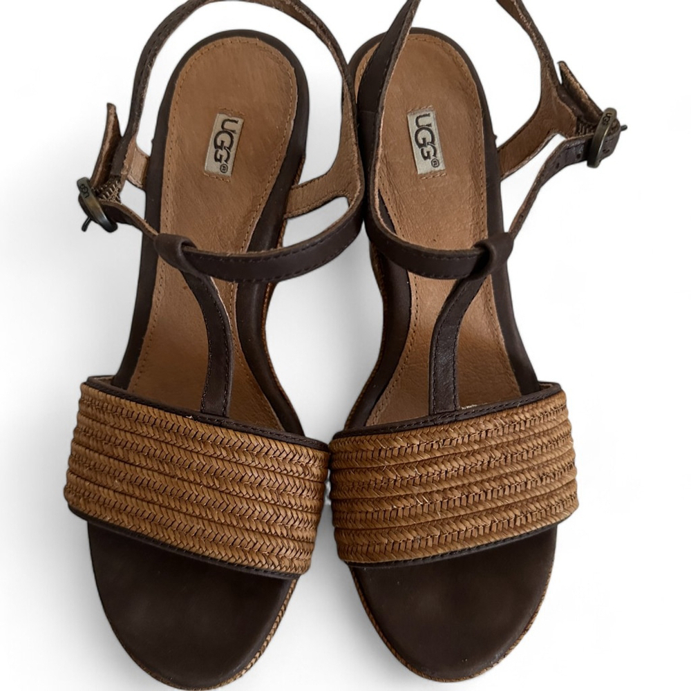 Women's UGG Sandals Size 6 Brown